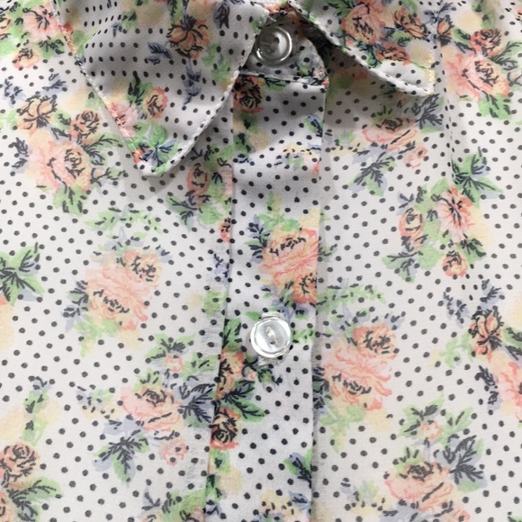 Kirra White and Black floral blouse size Medium - Picture 2 of 6